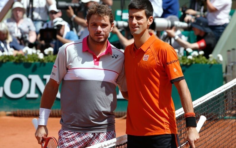 7778636769_stan-wawrinka-et-novak-djokovic-posent-avant-la-finale-de-roland-garros-le-7-juin-2015