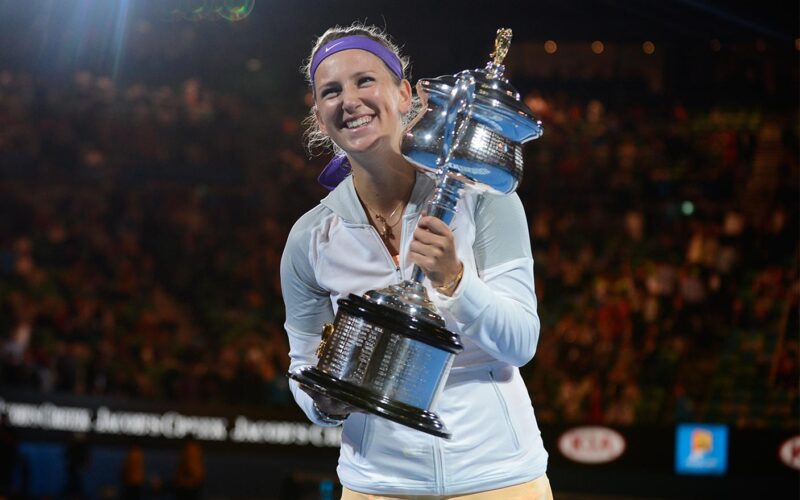 Aus-Open-2013-Finals_Victoria-Azarenka-trophy.jpg