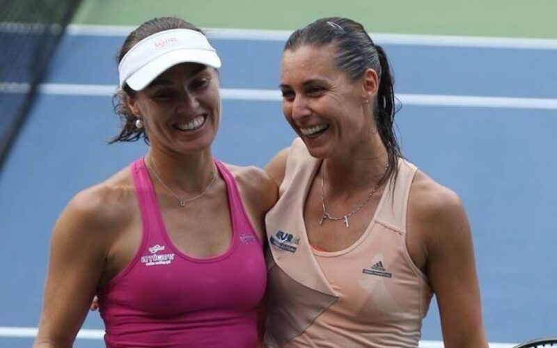 Pennetta-e-Hingis-in-finale-nel-doppio-femminile.jpg