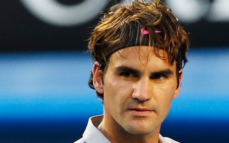 Roger-Federer-pumps-his-f-011