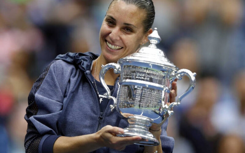 flavia-pennetta-trophy-1309