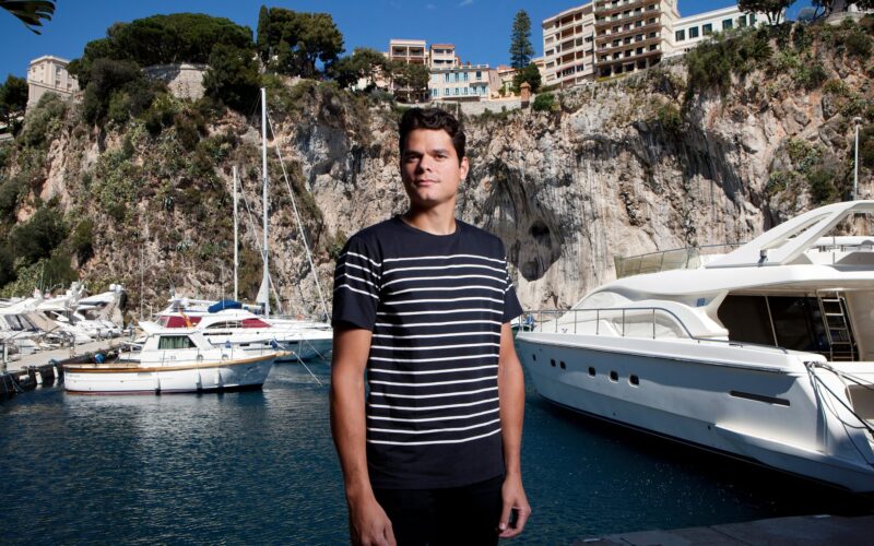 Milos Raonic al porto di Fontvielle, Monte Carlo, luogo di residenza.