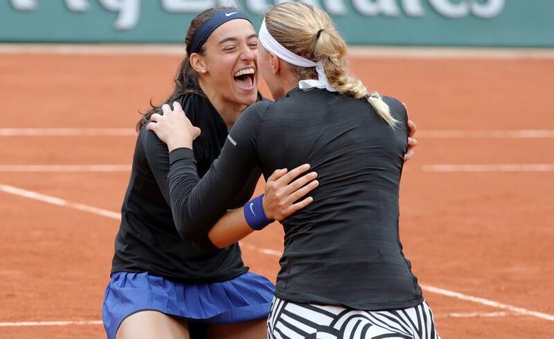 caroline-garcia-et-kristina-mladenovic-roland-garros_95bf11788eeeb8785323f6a9433492f8