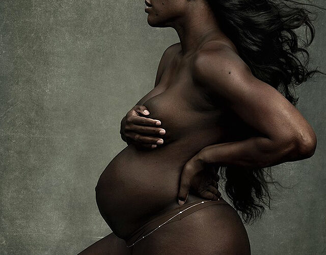 Serena Williams incinta sulla copertina di "Vanity Fair".