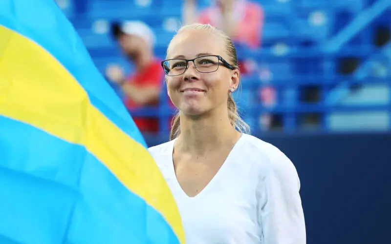 hc-johanna-larsson-pulls-of-upset-video-20160823