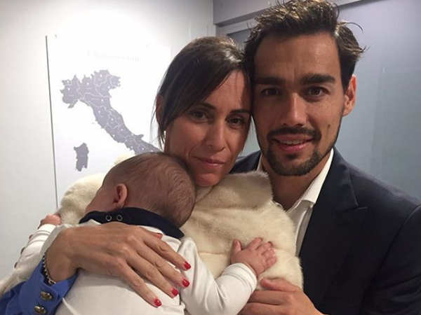 Fabio Fognini con la moglie Flavia Pennetta e il figlio Federico, di 11 mesi