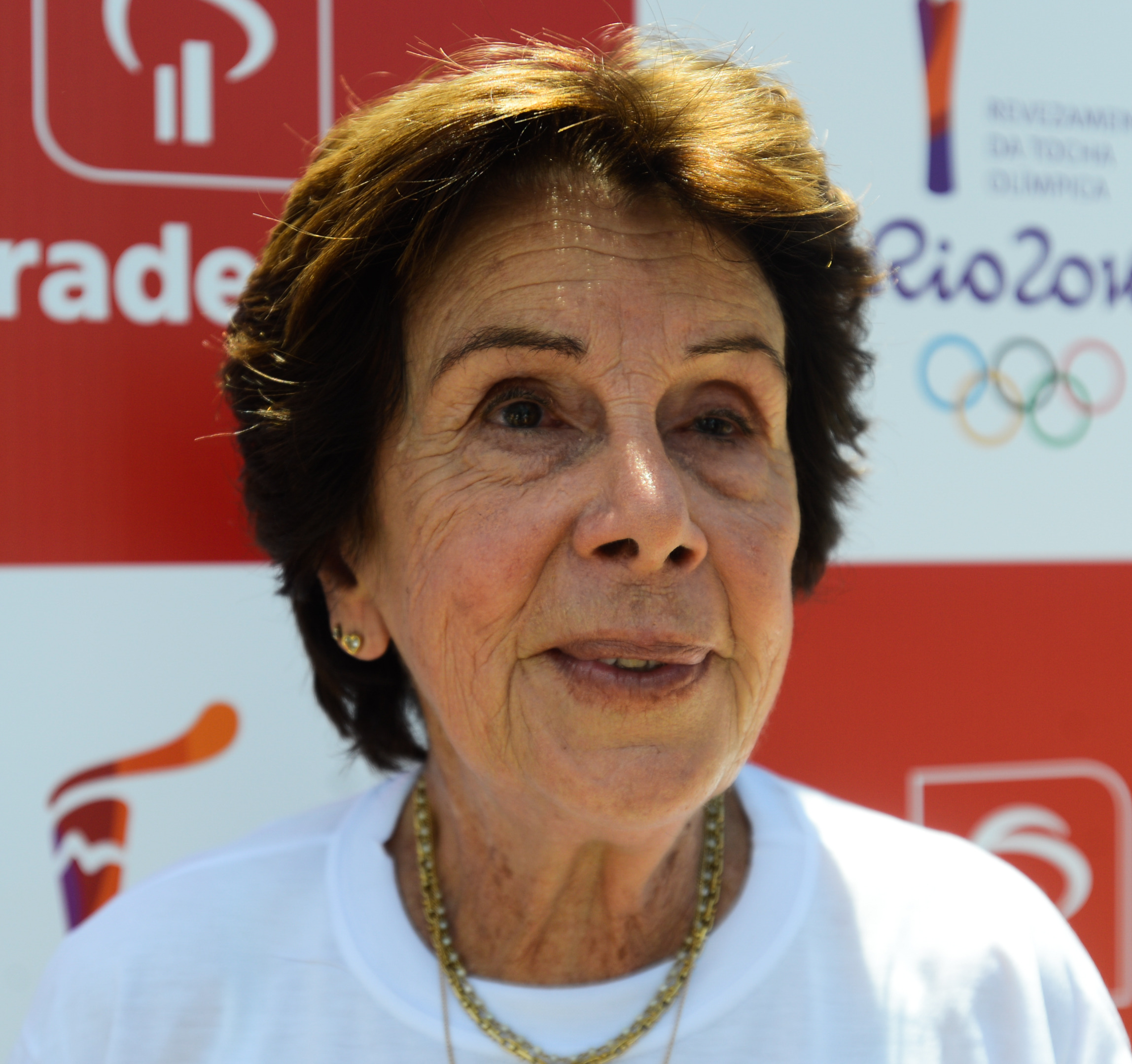 Rio de Janeiro -  A ex-tenista Maria Esther Bueno durante a divulgação do uniforme e de seu nome como participante do revezamento da tocha olímpica no Comitê Rio 2016, na Cidade Nova, centro da cidade (Tomaz Silva/Agência Brasil)