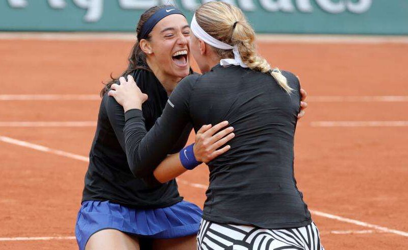 caroline-garcia-et-kristina-mladenovic-roland-garros_95bf11788eeeb8785323f6a9433492f8