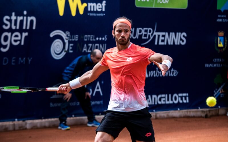 Andrea Pellegrino durante il suo match d'esordio contro Andrea Vavassori.