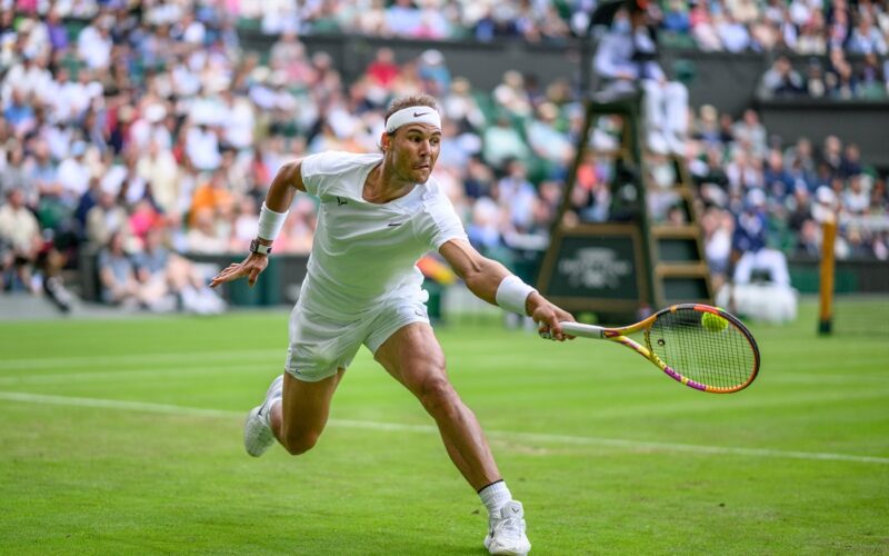 Rafael Nadal in azione al primo turno di Wimbledon 2022. Credits: AELTC/ Ben Solomon