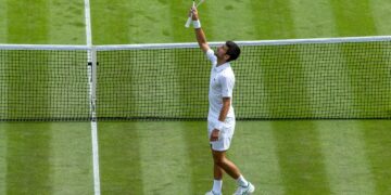 Djokovic tiene a bada la sorpresa Van Rijthoven: ora c’è Sinner ai quarti per lui