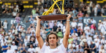 Lorenzo Musetti trionfa ad Amburgo: Alcaraz battuto 6-4, 6-7, 6-4