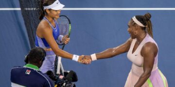 Partita solida e intelligente di Raducanu, Serena Williams saluta il suo ultimo Cincinnati