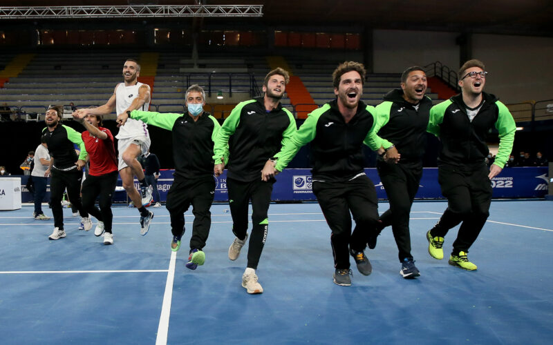 Cesena 11 Dicembre 2021
Serie A1 Finali 2021
I neo campioni Italiani del New Tennis TDG festeggiano la vittoria
Foto Giampiero Sposito