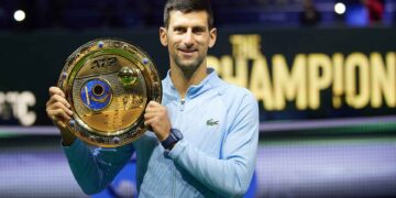 ATP 500 Astana e Tokyo: Djokovic domina Tsitsipas e conquista il titolo numero 90, Fritz batte l’amico Tiafoe