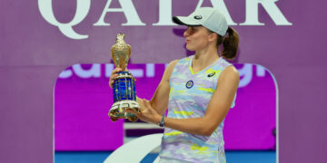 Swiatek a Doha è già in semifinale grazie al ritiro di Bencic