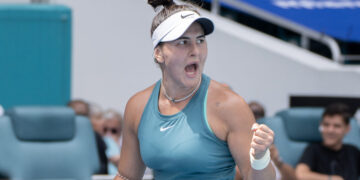 WTA Miami: bentornata Andreescu! Gran rimonta su Sakkari. Continua la crisi di Jabeur