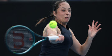 Cadono teste di serie a Melbourne: Blinkova vince la partita della vita con Rybakina, si salva Swiatek