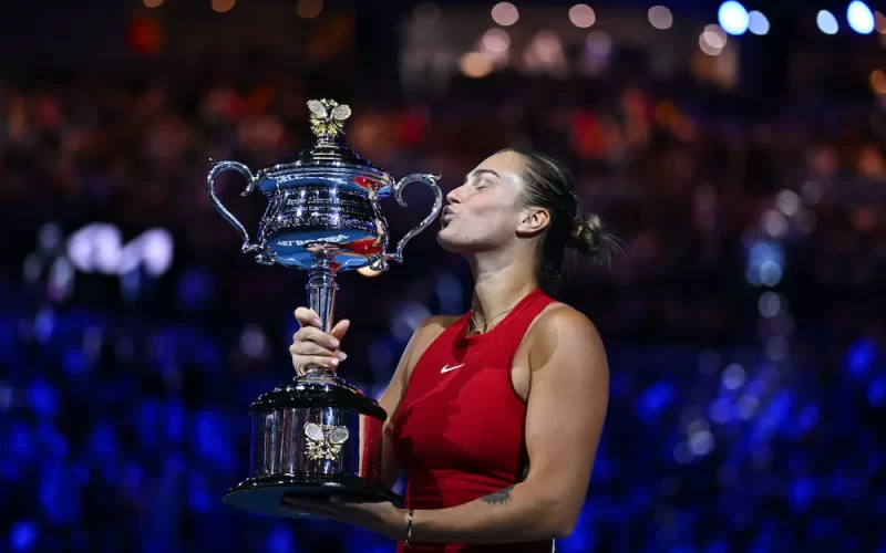 70a0a7ba-cff8-49e2-9d78-dfba1ee22990_Aryna+Sabalenka+-+Titre+finale+Open+d'Australie+2024+-+Corinne+Dubreuil+FFT.jpg