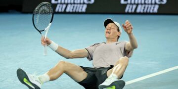 Pagelle Australian Open: Jannik Sinner, Tennis Is Coming Home. Neanche Djokovic è eterno