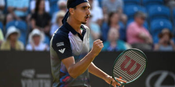 A Eastbourne Sonego e Cobolli prendono confidenza con i prati inglesi. Si ferma Darderi a Maiorca