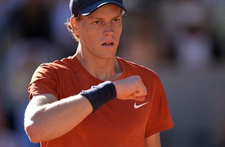 Italy's Jannik Sinner reacts after a point during his men's singles semi final match against Spain's Carlos Alcaraz on Court Philippe-Chatrier on day thirteen of the French Open tennis tournament at the Roland Garros Complex in Paris on June 7, 2024. (Photo by Bertrand GUAY / AFP) (Photo by BERTRAND GUAY/AFP via Getty Images)