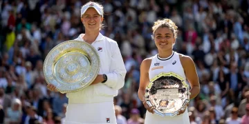 Krejicikova accelera nel terzo set ed è campionessa a Wimbledon. Paolini si ferma in finale