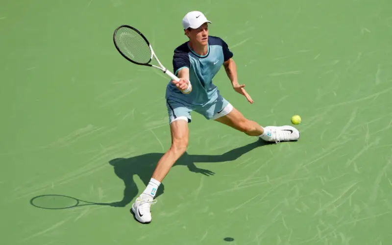 MASON, OHIO - AUGUST 17: Jannik Sinner of Italy plays a forehand during his match against Andrey Rublev during Day 7 of the Cincinnati Open at the Lindner Family Tennis Center on August 17, 2024 in Mason, Ohio. (Photo by Dylan Buell/Getty Images)