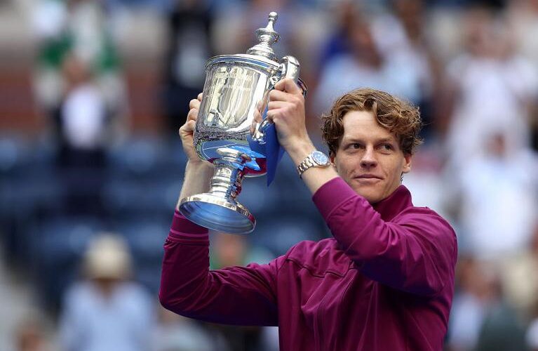 NEW YORK, NEW YORK - SEPTEMBER 08:  Jannik Sinner of Italy celebrates with the winners trophy after defeating Taylor Fritz of the United States to win the Men's Singles Final on Day Fourteen of the 2024 US Open at USTA Billie Jean King National Tennis Center on September 08, 2024 in the Flushing neighborhood of the Queens borough of New York City. (Photo by Matthew Stockman/Getty Images)