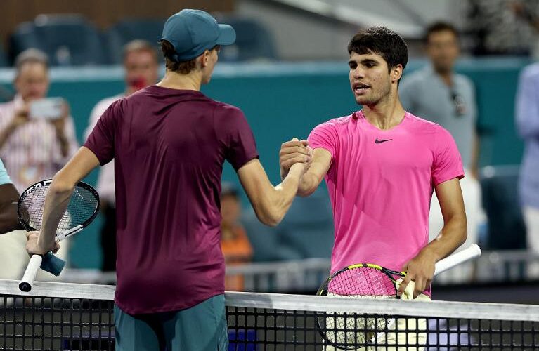 MIAMI GARDENS, FLORIDA - MARCH 31: Jannik Sinner of Italy is congratulated by Carlos Alcaraz of Spain after their match during the semifinals of the Miami Open at Hard Rock Stadium on March 31, 2023 in Miami Gardens, Florida. (Photo by Matthew Stockman/Getty Images)