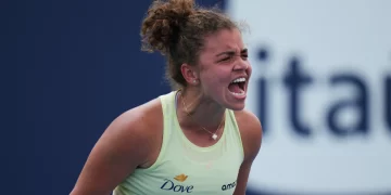 Paolini da impresa a Miami: rimonta Osaka e vola ai quarti