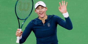 Mirra Andreeva compie 18 anni: dalla racchetta più grande di lei ai trionfi nei tornei 1000