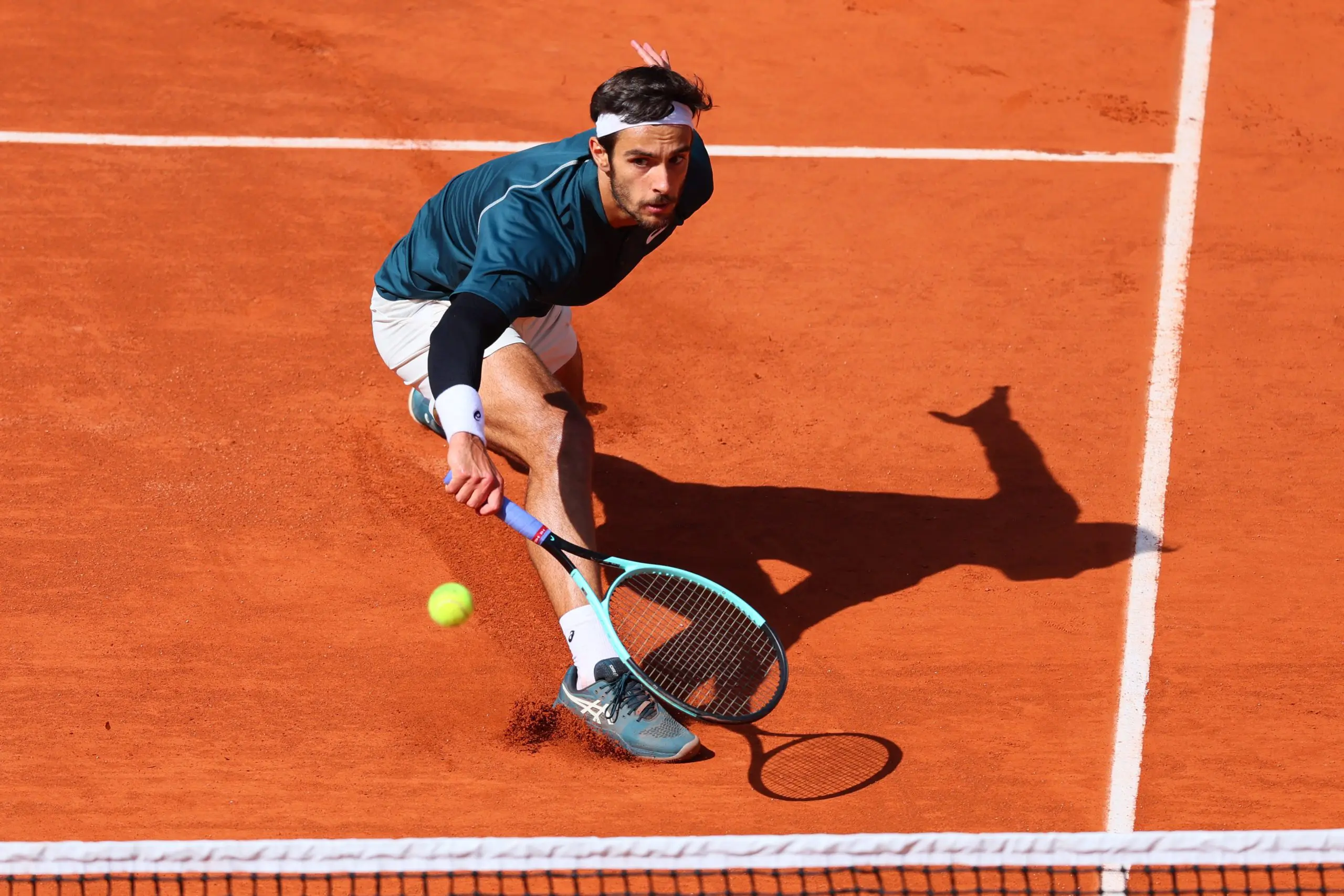 2025-05-25T145103Z_908906481_UP1EL5P1591Y4_RTRMADP_3_TENNIS-FRENCHOPEN-scaled.jpg[2]