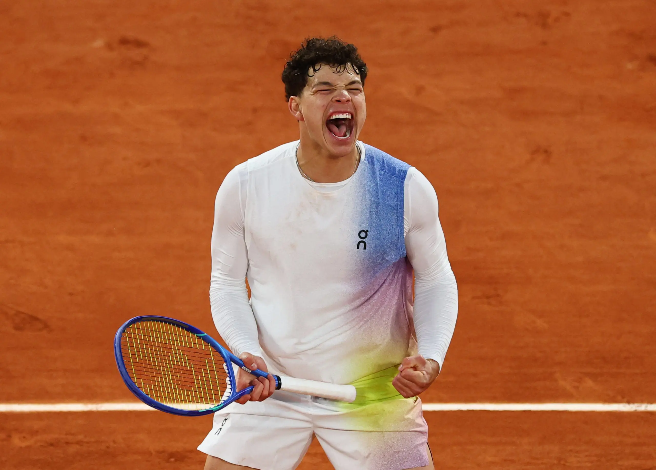 2025-05-25T194229Z_1811800443_UP1EL5P1IQSXM_RTRMADP_3_TENNIS-FRENCHOPEN-scaled.jpg[1]