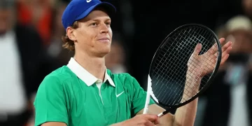 Sinner si prende la scena a Parigi: “Ho avuto l’atteggiamento giusto per recuperare nel terzo set”