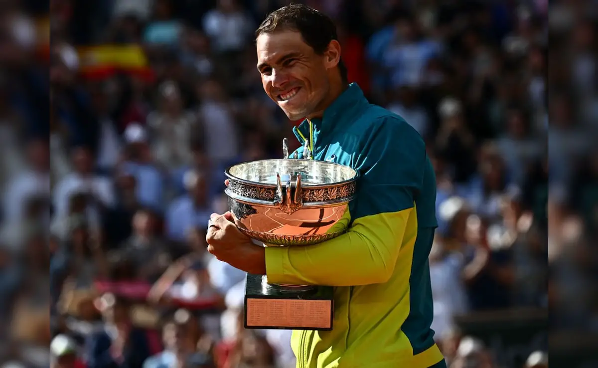 skre13mo_rafael-nadal-french-open-trophy-afp_625x300_06_June_22[1]