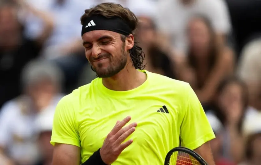 stefanos-tsitsipas-devastato-dopo-la-sconfitta-contro-matteo-gigante[1]