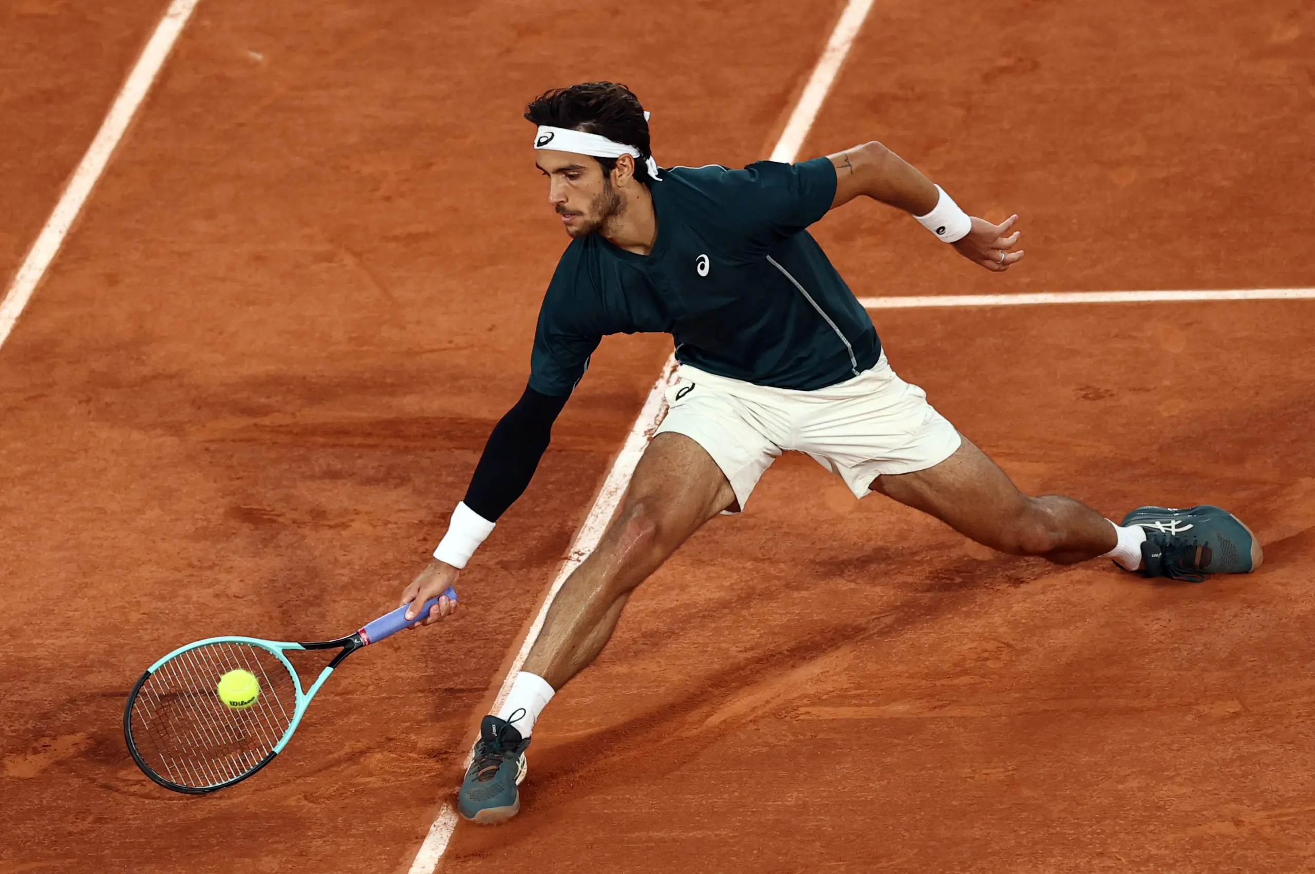 2025-06-01T195609Z_232904955_UP1EL611JDJ47_RTRMADP_3_TENNIS-FRENCHOPEN-scaled.jpg[1]