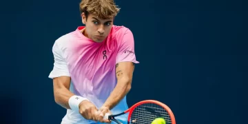 Cobolli eroico a Halle: annulla match point e trionfa su Fonseca in un thriller da brividi