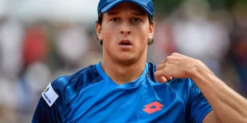 Darderi sfiora l’impresa a Halle, ma Tsitsipas la spunta al fotofinish