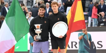 Alcaraz-Sinner, la finale perfetta: fuoco e ghiaccio si sfidano per la corona di Parigi