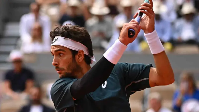 le-parole-di-lorenzo-musetti-dopo-aver-conquistato-le-semifinali-al-roland-garros[1]