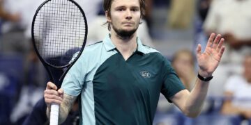 US Open, colpi di scena a Flushing Meadows: Auger-Aliassime elimina Zverev, Bublik trova Sinner