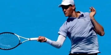 Sinner verso la sfida con Auger-Aliassime: “Mi piacciono queste sfide, voglio alzare il mio livello”